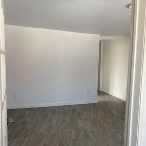 Grand 3 ½ avec chambre fermée à louer – Montréal-Nord - Photo 2
