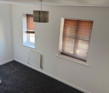 2 bedroom semi-detached house to rent - Photo 3