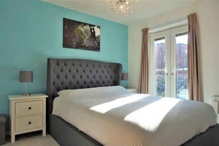 3 Bed End Terrace, Hatton Gardens, M7 - Photo 5