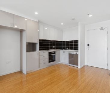 STUNNING 2x2 APARTMENT IN PRIME LOCATION! - Photo 1