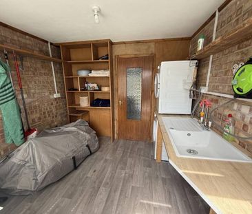 2 bedroom detached bungalow to rent - Photo 5