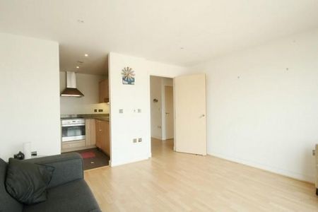 Westgate Apartments, London, E16 - Photo 5