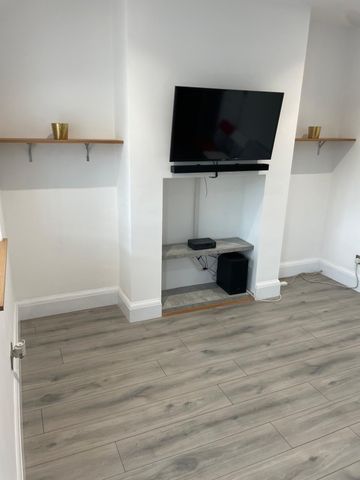 Doncaster Road, Southmead - Photo 5