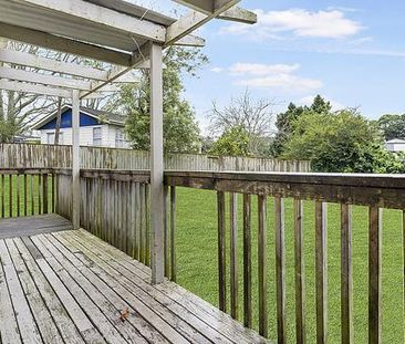 Down the driveway location - Photo 4