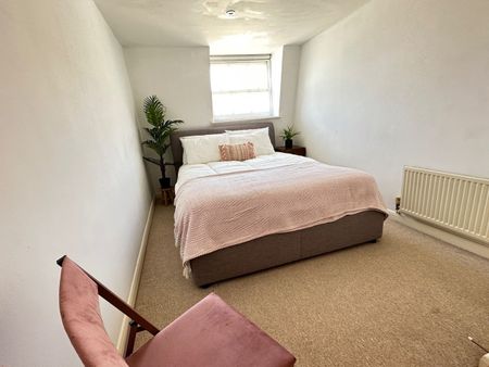 2 Bed Flat, St. James's Street, BN2 - Photo 5