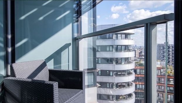 Penthouse, London - Photo 1