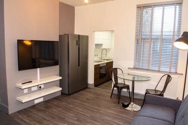 4 Bed Semi-Detached House, Berridge Road, NG7 - Photo 1