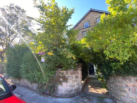 2 bedroom Flat To Let - Photo 4