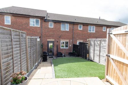 2 bedroom terraced house to rent - Photo 5