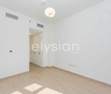 Vacant | Golf Course Views | Double Balcony - Photo 2