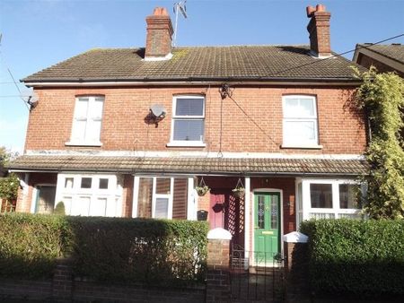 West Green 2 bedroom terraced house to rent - Photo 4