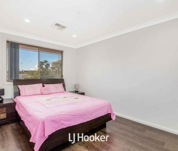 Spacious & Convient locale - Photo 1