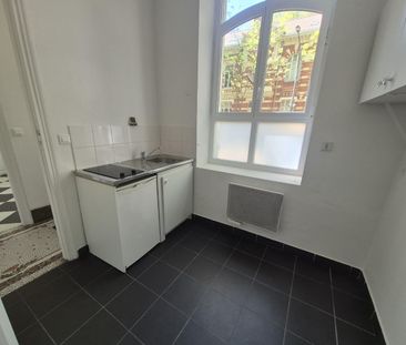 Location Appartement 1 pièce 23m² LILLE 59000 - Photo 2
