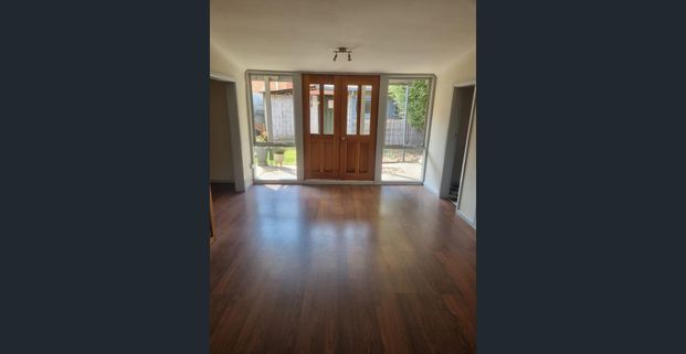 East brunswick house - Photo 1