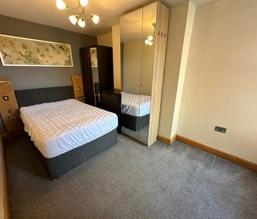 1 bedroom in a house share to rent - Photo 3