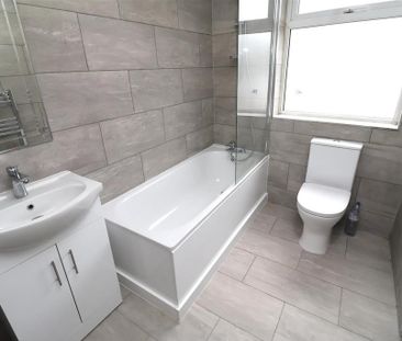 4 bedroom house to rent - Photo 3