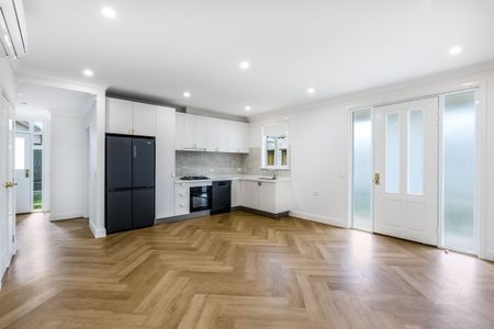 Brand-New Three-Bedroom Townhouse Offering Modern Comfort and Style - Photo 5