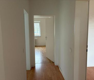 *Helle 3-Zimmerwohnung mit toller Aussicht ins Grüne**MIT BALKON! - Foto 6