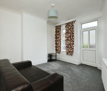 3 bedroom House To Let - Photo 3