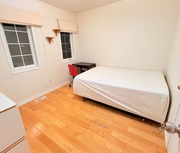 For Lease - 4 Attilio Street, Markham, Ontario - Photo 4
