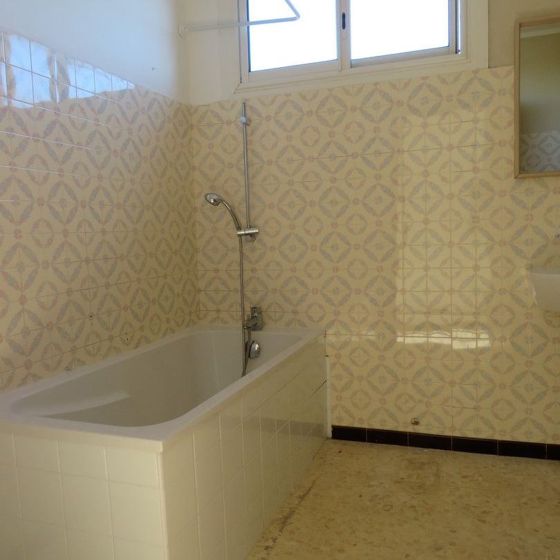 T3+GARAGE 545€ H.C St-Cesaire Nîmes, 71m² - Photo 2