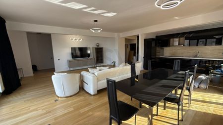 Penthouse 3 camere | Parcare I View HerДѓstrДѓu вЂ?... - Photo 3