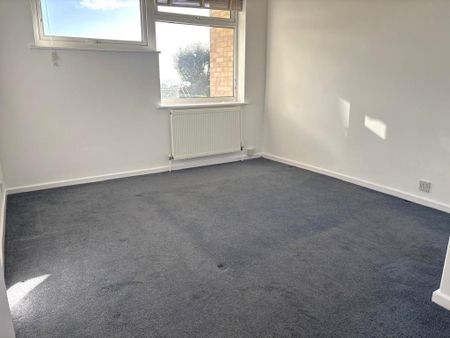 2 bedroom ground floor flat to rent - Photo 3