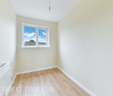 Hardcastle Close - Photo 3