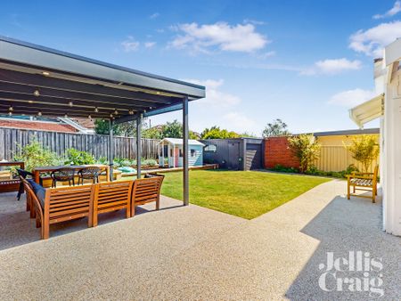 17A St Leonards Road, Ascot Vale - Photo 2