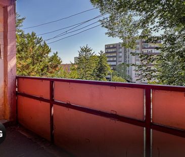 SRG | Skvelá lokalita, balkón aj veľká pivnica | Čo ešte tento byt ... - Fotografia 4