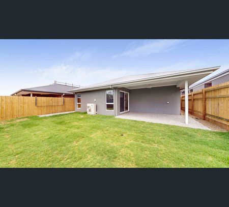 43 Hilltop Circuit, Pallara, Qld 4110 - Photo 5