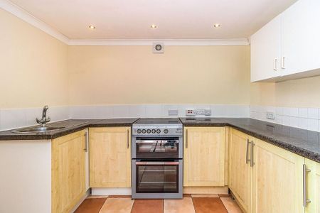 3 bedroom terraced house to rent - Photo 5