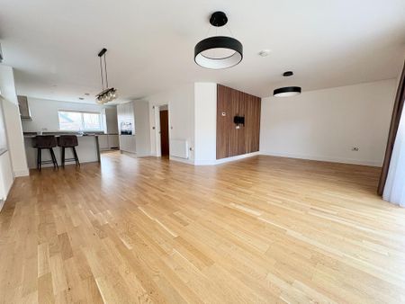 5 bedroom detached house to rent - Photo 2