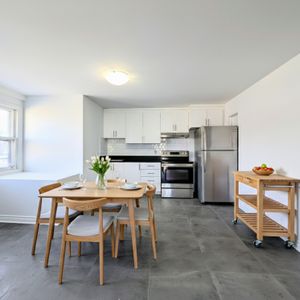 Parce Que Vous Le Méritez, 4 1/2 Rénové - Photo 2