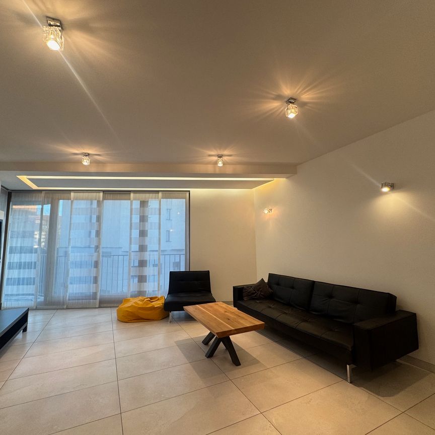 angel plaza - Photo 1