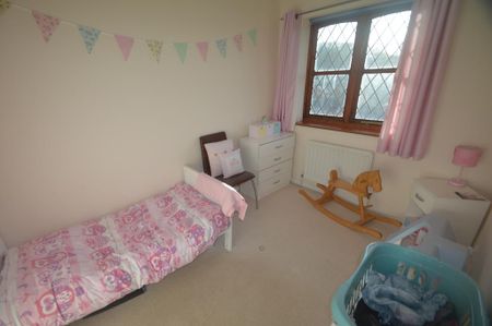 2 bedroom semi-detached house to rent - Photo 2