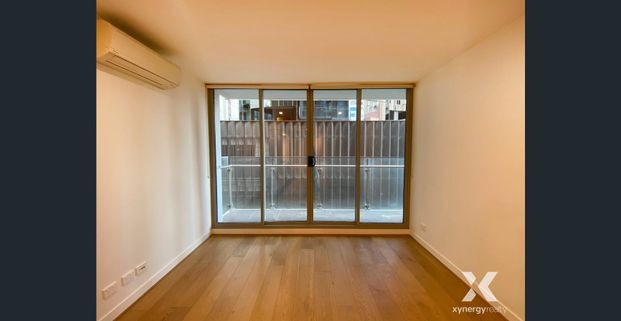 Spacious Unfurnished Apartment in the Heart of Melbourne CBD - Photo 1