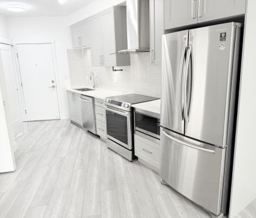 Immaculate One Bedroom in Surrey Central with Two Parking Stalls - Photo 1