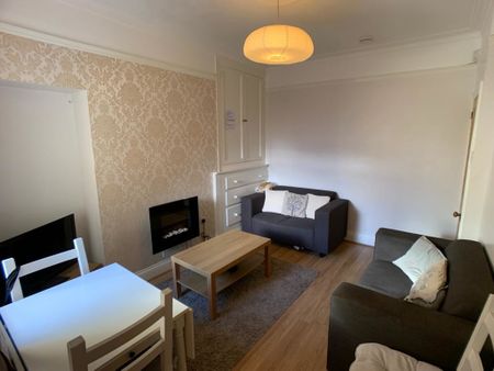 Cromer Street, Burton Stone Lane - P1932 - Photo 2