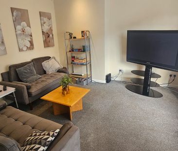 5 Bed - 63 Estcourt Terrace, Headingley, Leeds - LS6 3EY - Student - Photo 5