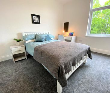 4 bedroom terraced house to rent - Photo 2