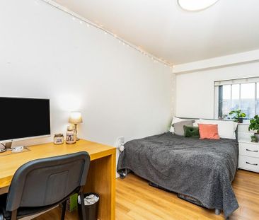 4 bedroom flat to rent - Photo 3