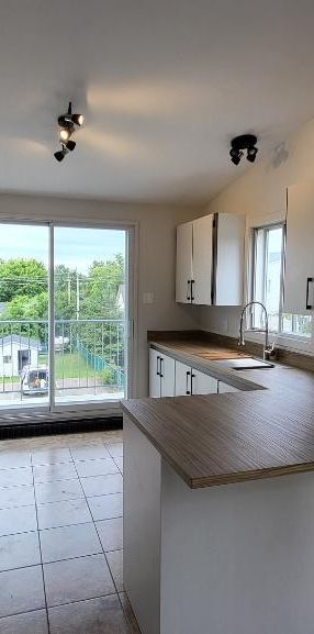 APPARTEMENT 4 1/2 -- STE-THÉRÈSE - Photo 1
