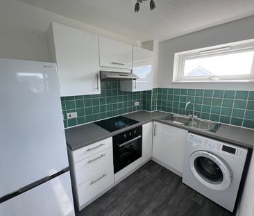 1 Bed Flat, Martin Court, CR2 - Photo 2