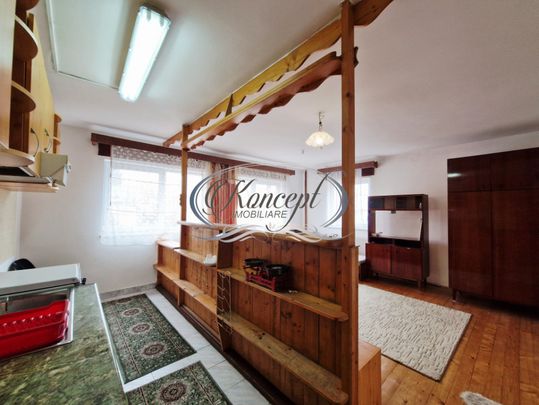 Casa individuala in piata 1848 - Fotografie 1