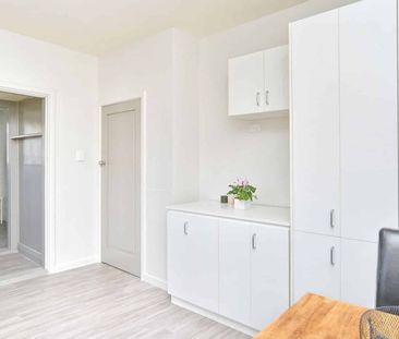 HILLSBOROUGH - 3 BEDROOM TIDY HOUSE, PET NEGOTIABLE - Photo 5