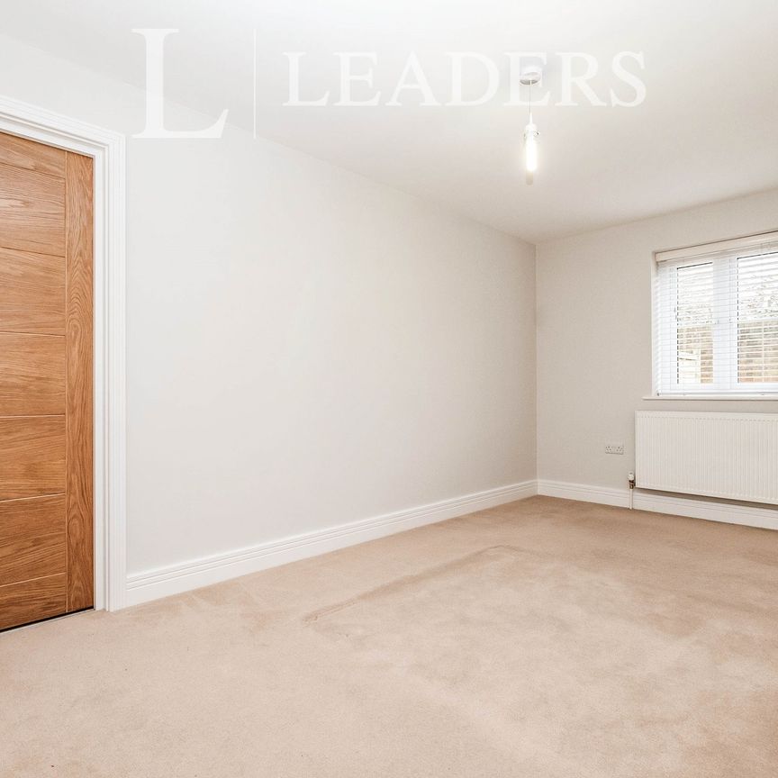 2 bedroom apartment to rent Station Road, Worthing, BN11 - Photo 1
