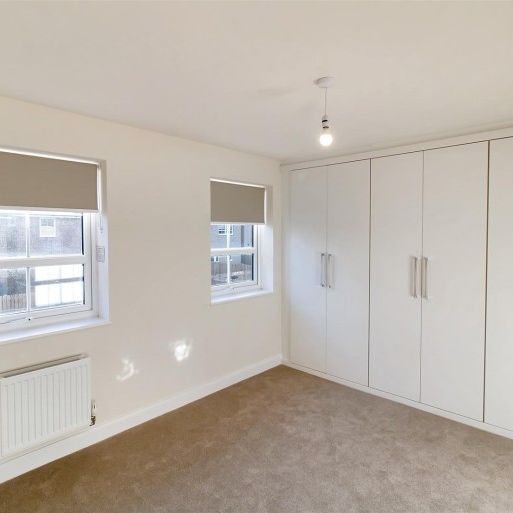 3 Bedroom House - Townhouse - Photo 1