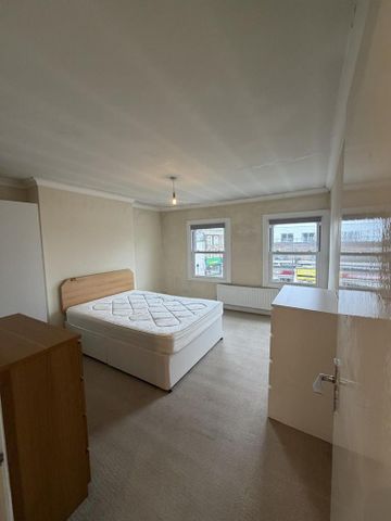 3 bedroom flat to rent - Photo 5