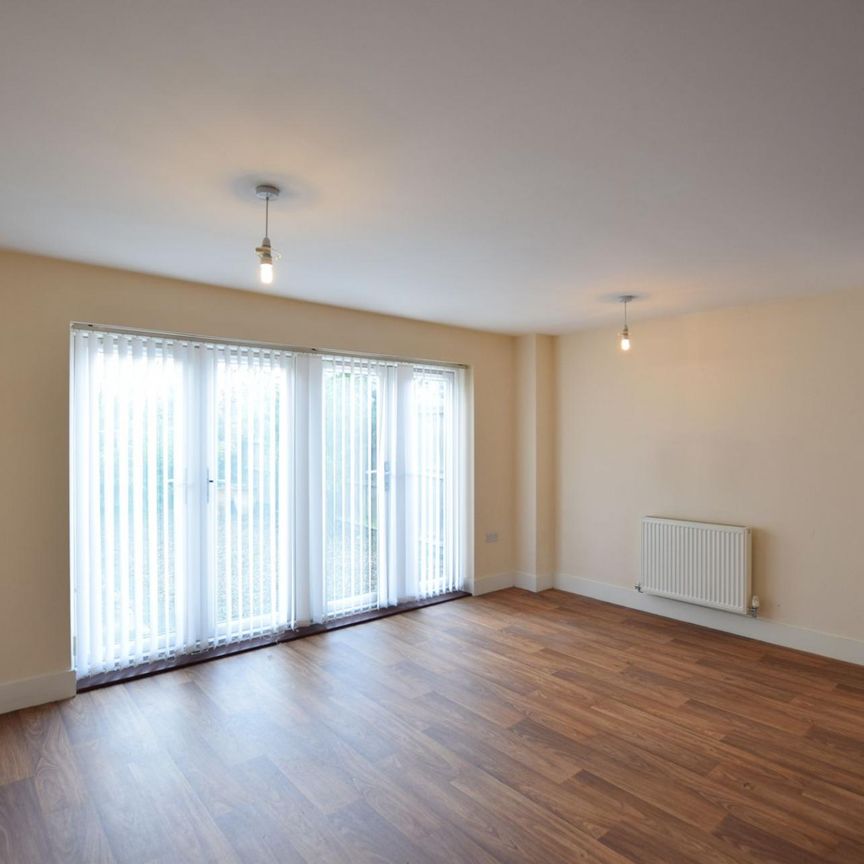 Summers Pass, Gateshead, NE8 - Photo 1